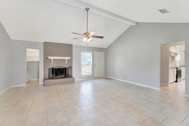 Building Photo - 140 Lakewood Dr
