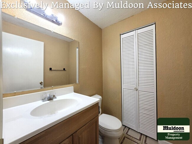 Building Photo - 5920 Kittery Dr