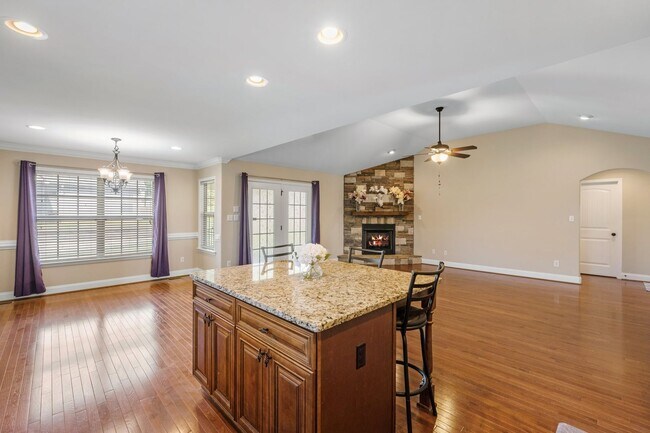 Building Photo - Lovely, Single Level, 3 Bedroom 2 Bath Home
