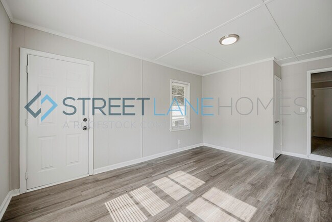 Building Photo - Charming 4 Bedroom in Lanett!