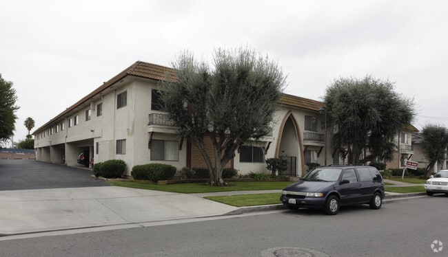 Primary Photo - Casa Elvida Apartments