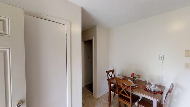 Building Photo - 245 Crabapple Cir