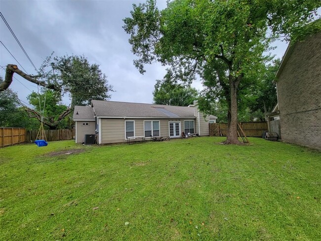 Building Photo - 2914 Waypark Dr