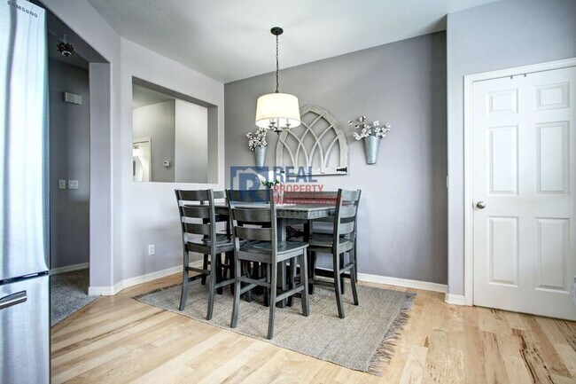 Building Photo - 563 Lost Valley Point