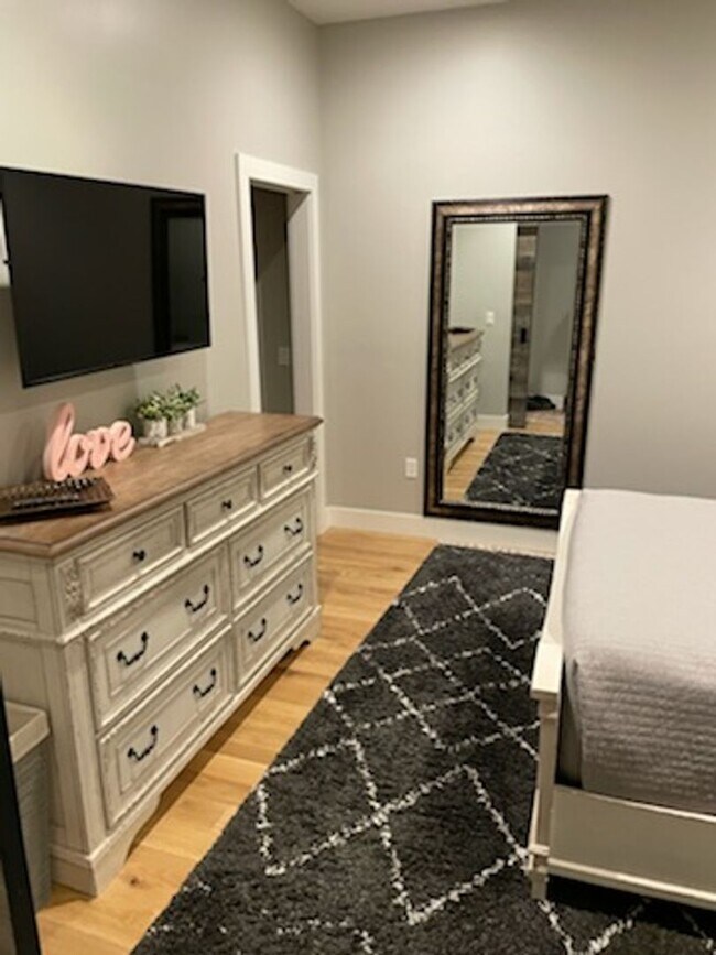Building Photo - Summer 2026 in Downtown Bozeman? Upscale, comfortable, and fully furnished