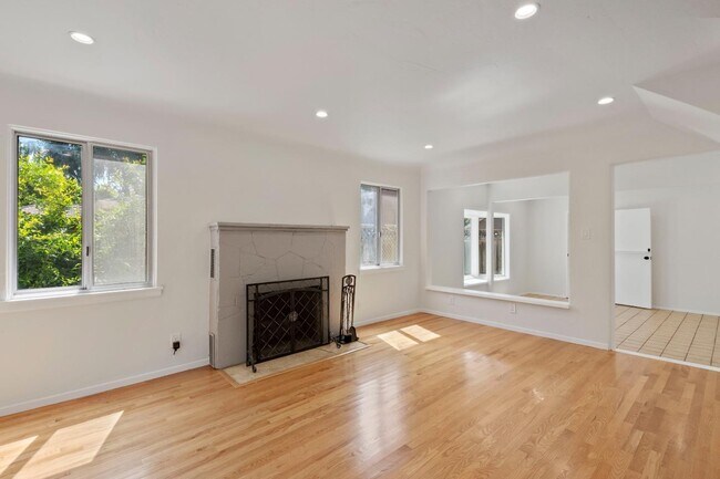 Building Photo - 1486 Richards Ave