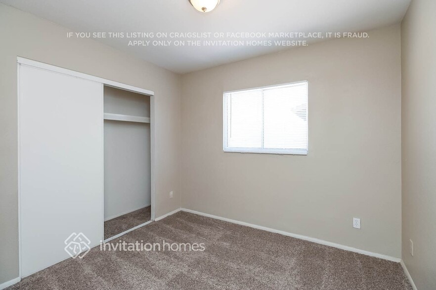 Building Photo - 2208 N 48th Dr