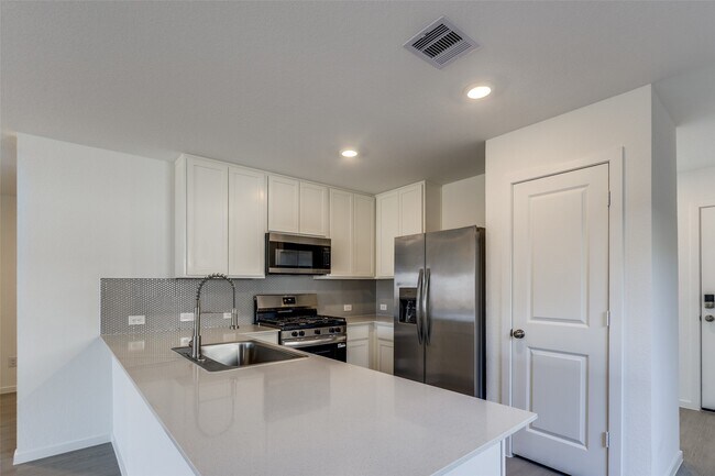 Building Photo - 1528 Crowson Rdg