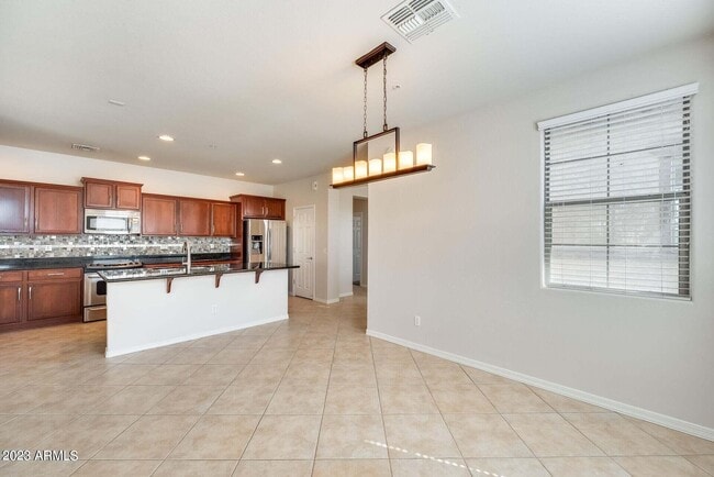 Building Photo - 2134 W Tallgrass Trail