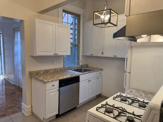 Building Photo - 5431 Howe St