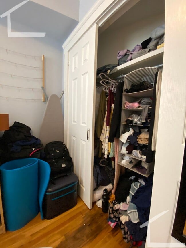 Building Photo - 4-Bed + 2-Bath * HBS * Central  Air