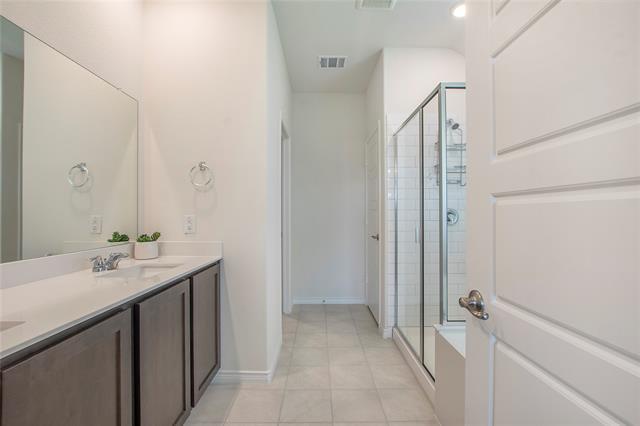 Building Photo - 219 Spirehaven Dr