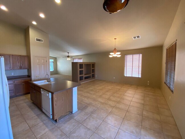 Building Photo - Beautiful Home in Sweetwater Reserve