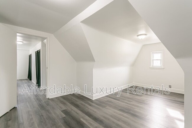 Building Photo - 2868 Brighton Henrietta Town Line Rd