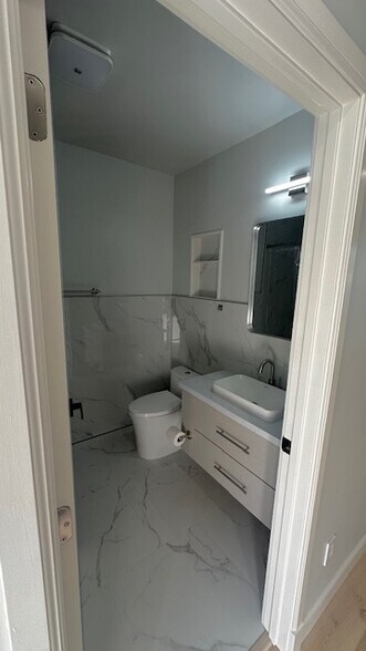 Building Photo - 8946 Oswego St