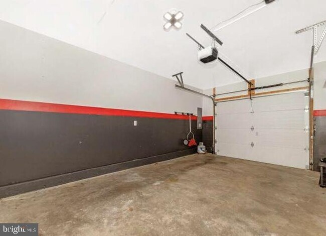 Building Photo - 247 Drexel Ct