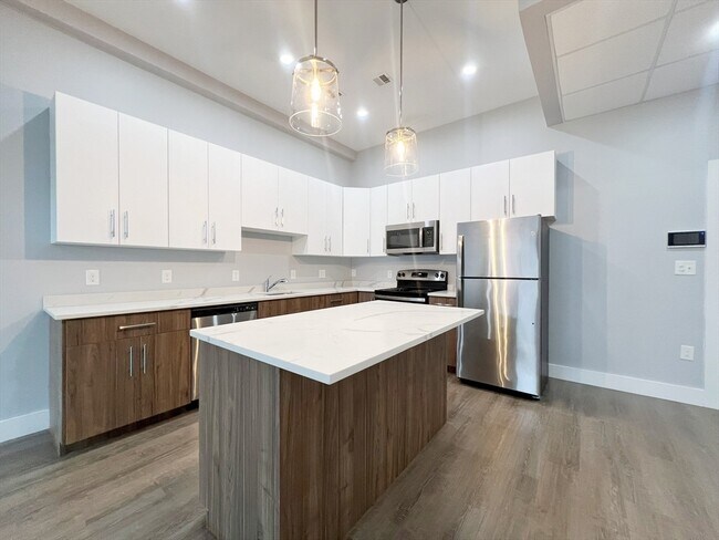 Building Photo - 80 Bridge St