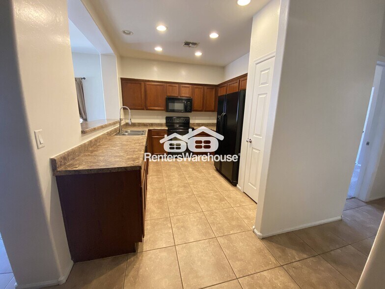 Building Photo - 44430 Caven Dr