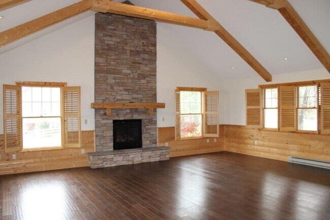 Building Photo - 2-Story Rancher