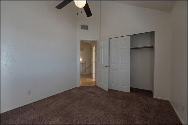Building Photo - 1025 Jan Ellyn Ln