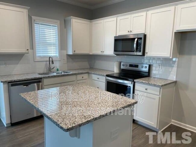 Building Photo - 23 Bluejack Ct