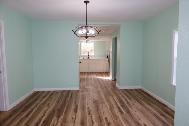 Building Photo - 5122 Avenue L