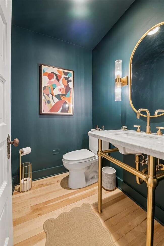 Building Photo - 4912 N Winchester Ave