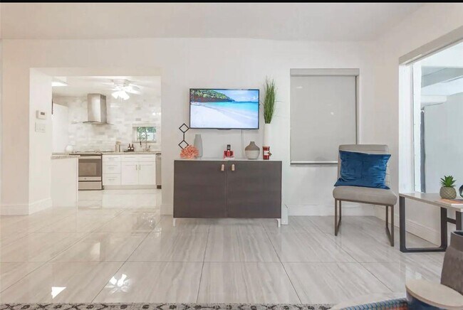 Building Photo - 1311 Monroe St