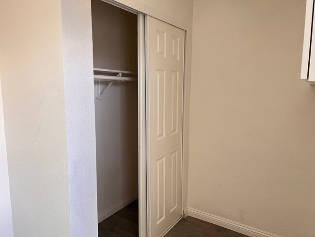 Building Photo - Newly renovated 2br 1bath near the 215