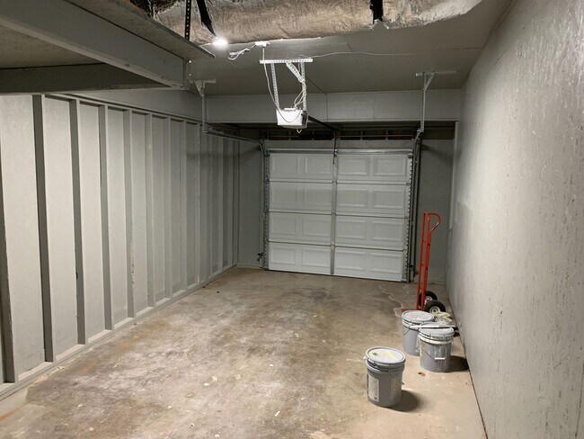 Building Photo - Completely Remodeled 3 bed house!
