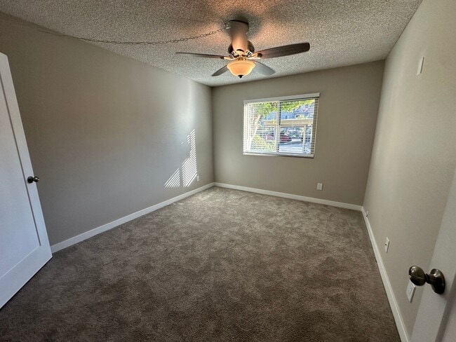 Building Photo - Newly Renovated 1 Bed / 1 Bath Condo for Rent in Mission Valley!