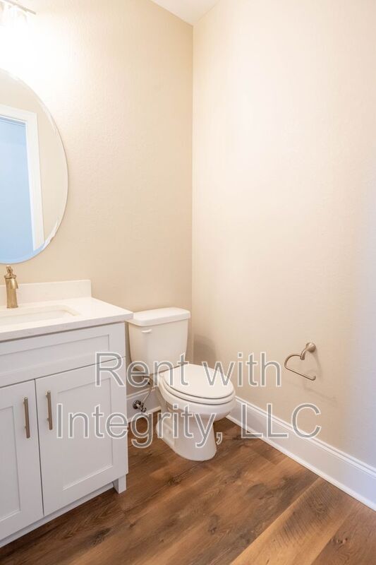 Building Photo - 165 Benoit Cir