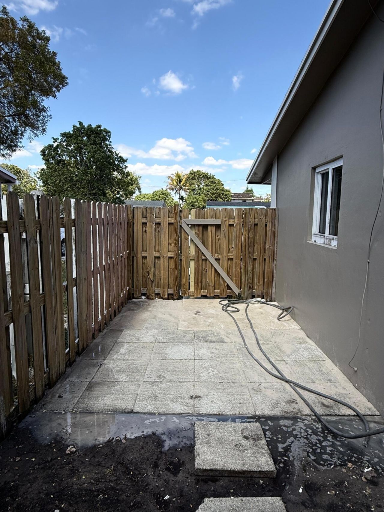 Building Photo - 6230 NW 18th Ct