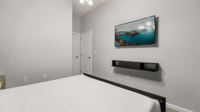 Building Photo - 307 Marcello Blvd