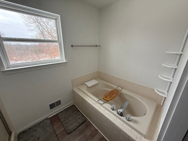 Building Photo - 1719 Charms Rd