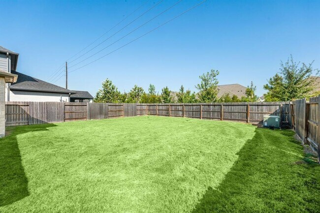 Building Photo - 20914 Kadefield Dr