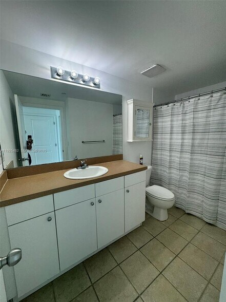 Building Photo - 1250 S Miami Ave