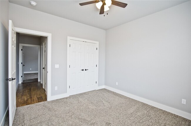 Building Photo - 209 Alder St