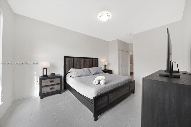 Building Photo - 8167 NW 41st St