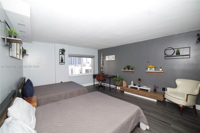 Building Photo - 200 178th Dr