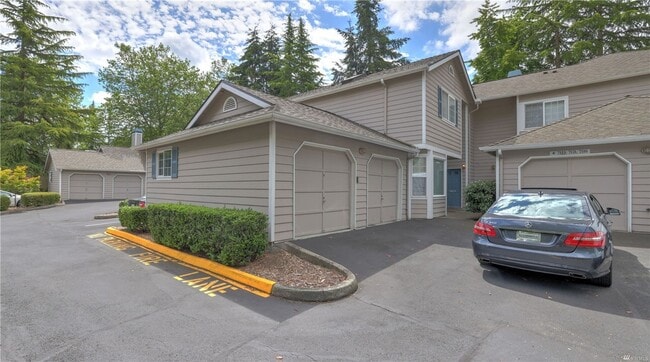 Primary Photo - 2bd/2.5ba Kenmore Townhome