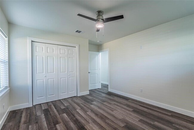 Building Photo - 6003 De Moss Dr