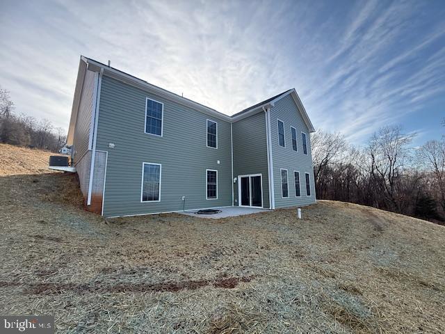 Building Photo - 1370 Elm St