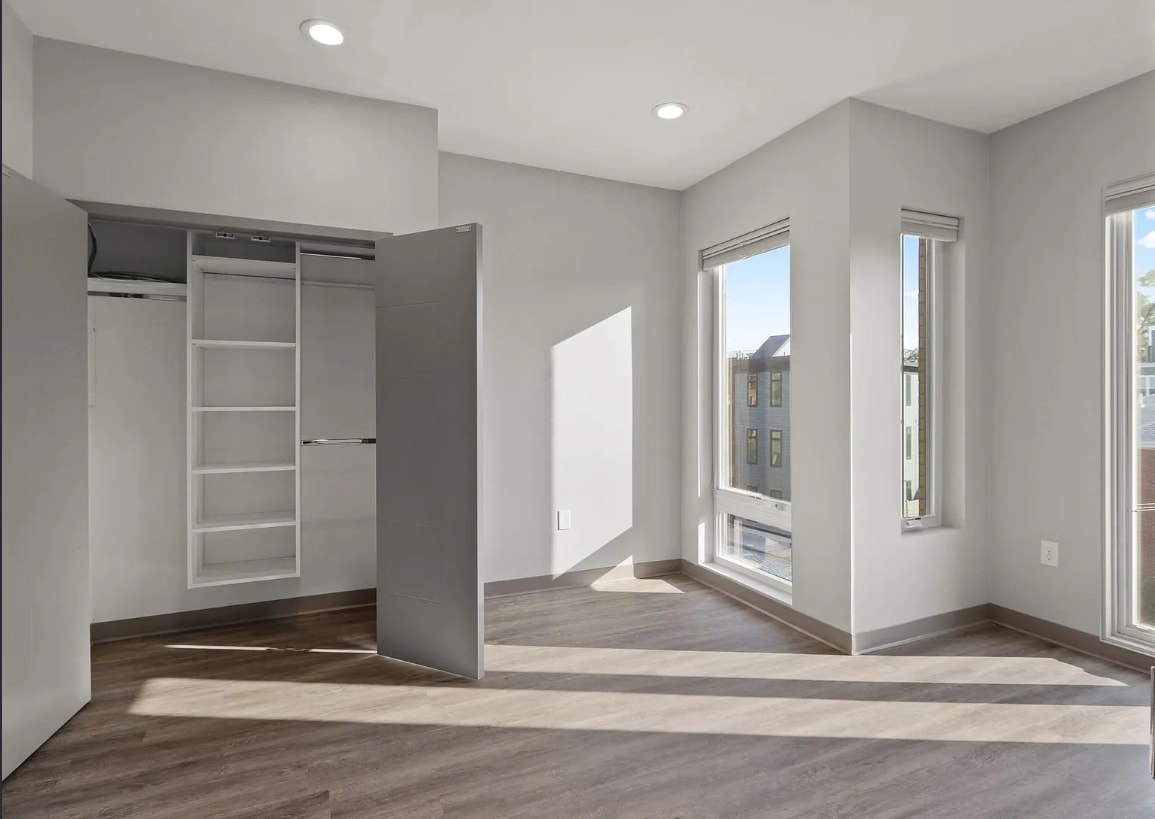 Building Photo - 18 Preble St