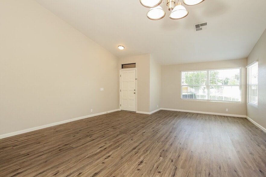 Building Photo - 23837 N 40th Dr