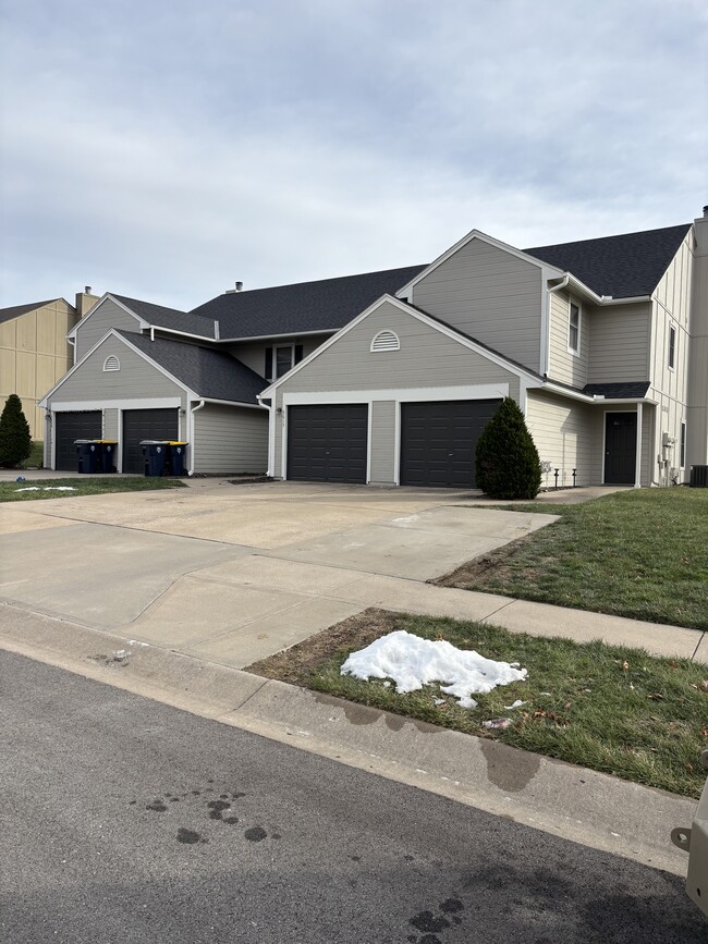 Primary Photo - 5615 NW 66th Terrace