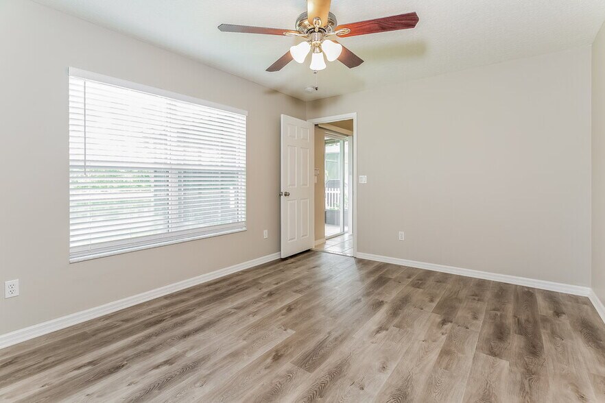 Building Photo - 2221 Heathwood Cir