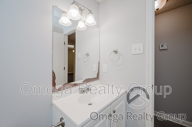 Building Photo - 1932 2nd St NE