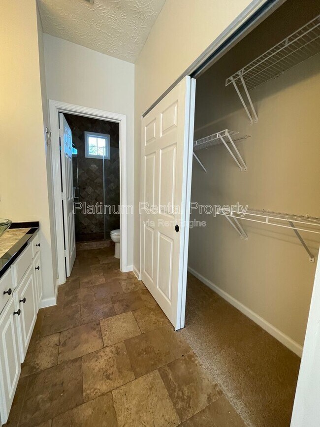 Building Photo - 301 Harmony Ct