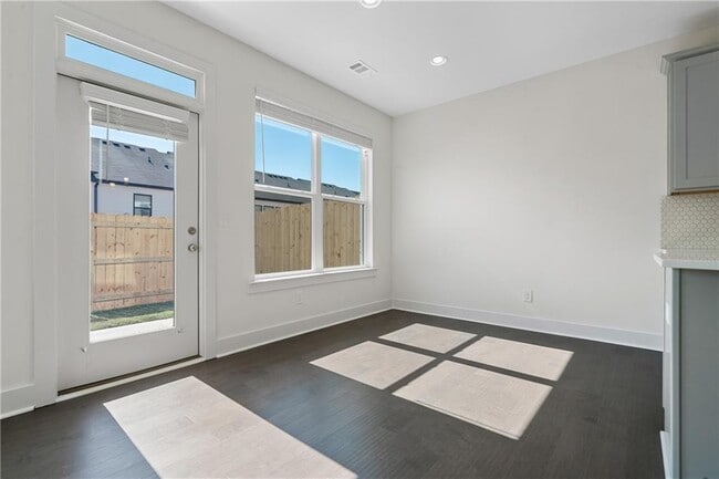 Building Photo - 64 Auburn Wds Dr